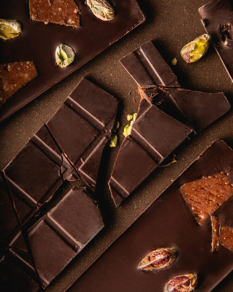 Barra de Chocolate Vegano 60% Cacao con pistacho y caramelo, La Cocina de Sofy en colaboración con Lok Premium Products